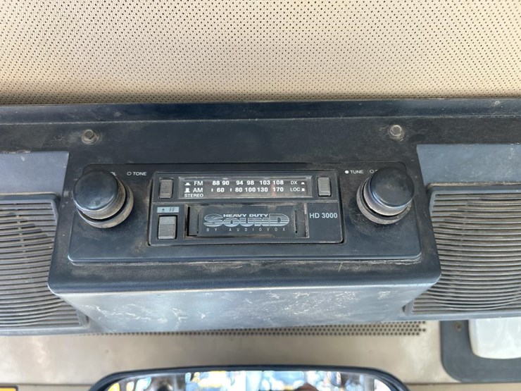 deere-770bh-image-102