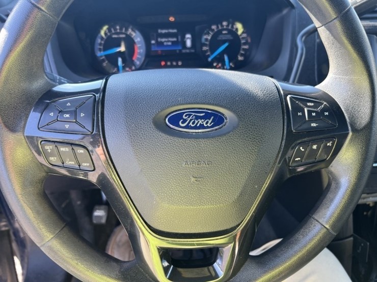 2017-ford-explorer-image-29