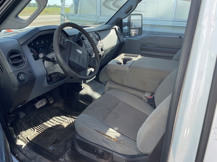 2011-ford-f350-xl-image-28