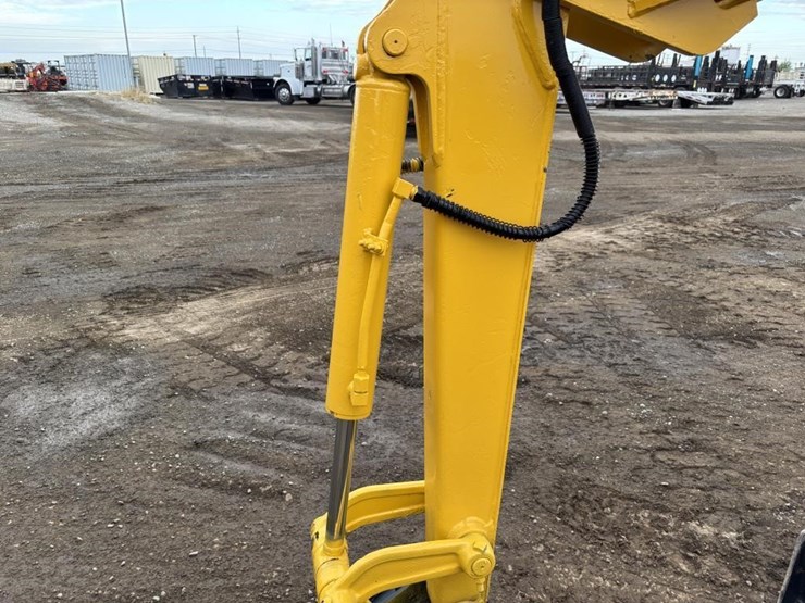komatsu-pc28uu-image-14