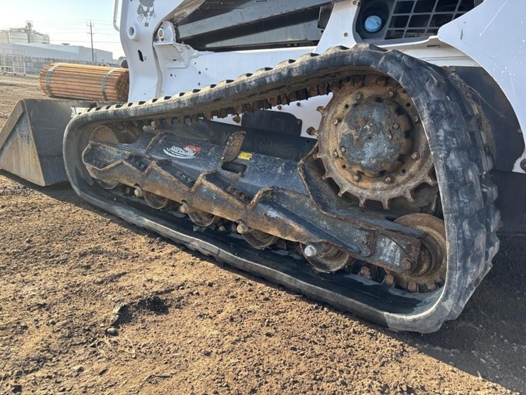 2021-bobcat-t770-image-16