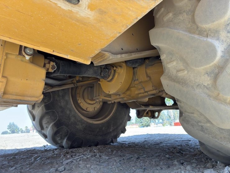 2018-deere-310l-image-14