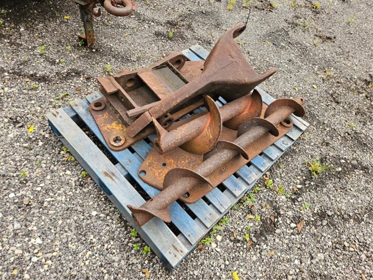 #2071-•-excavator-frost-tooth,-auger-&-plates-image-4