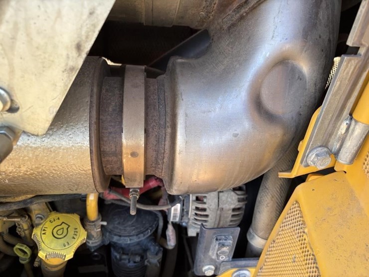 2017-deere-750k-image-62