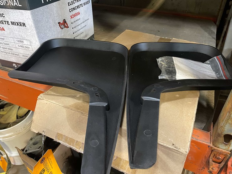 #5500-•-f150-mud-flaps-(pr4)-image-1