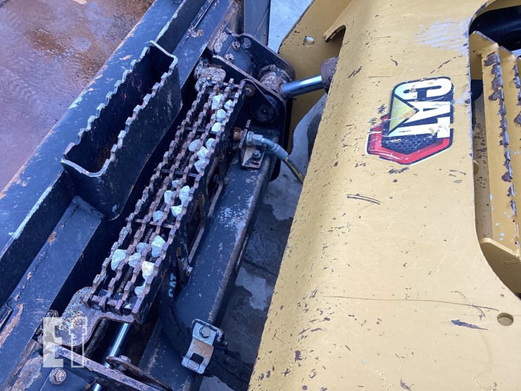 2021-caterpillar-299d3-image-10