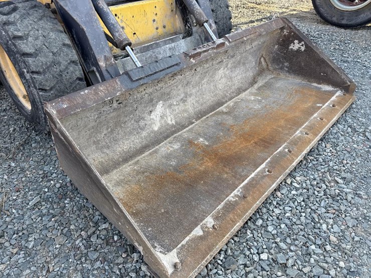 2001-new-holland-ls180-image-10