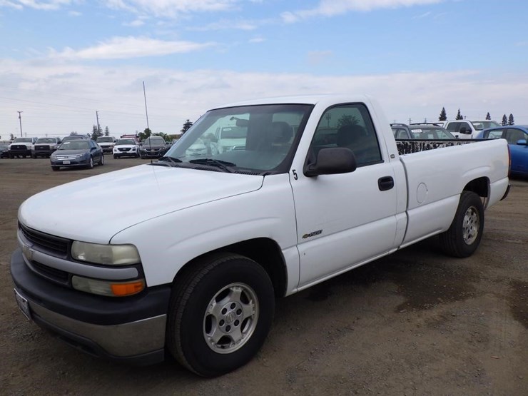 2002-chevrolet-1500-image-1