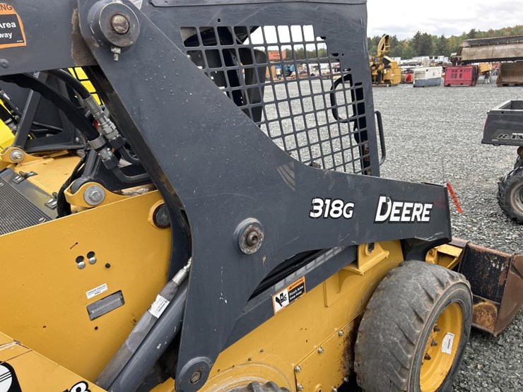 deere-318g-image-17