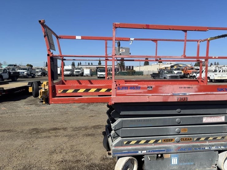 skyjack-sj4632-scissor-lift-image-7