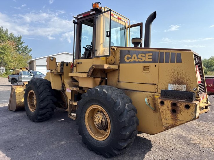 1990-case-621zf-image-3