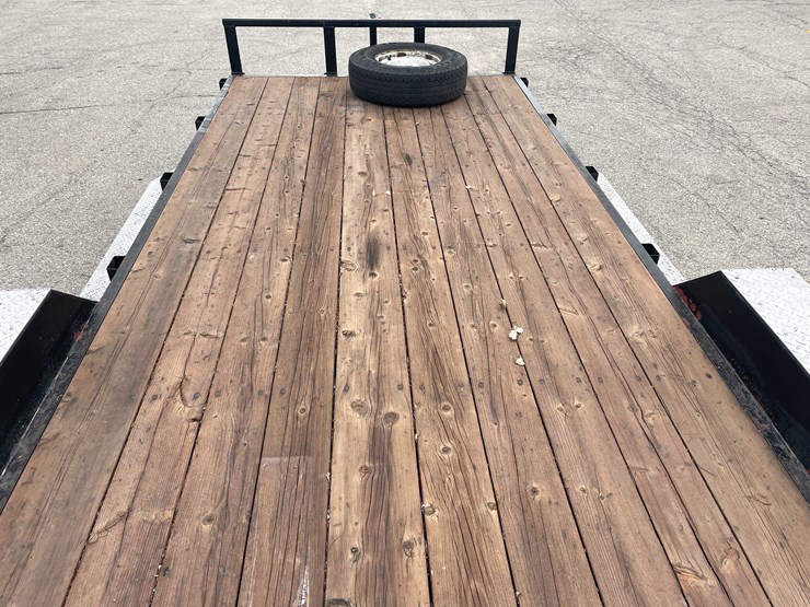 #1977-•-20'-tandem-axle-trailer-(has-wi-title)-image-24