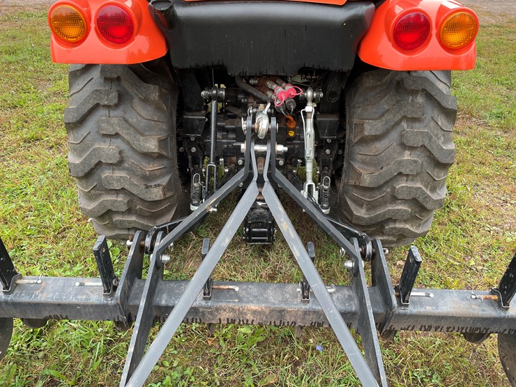 #8065-•-2024-bad-boy-4035ch-4wd-tractor-with-front-mount-berco-66"-snowblower-image-30