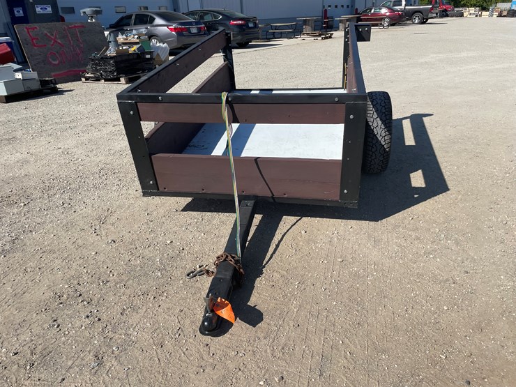 #6772-•-utility-trailer-image-2