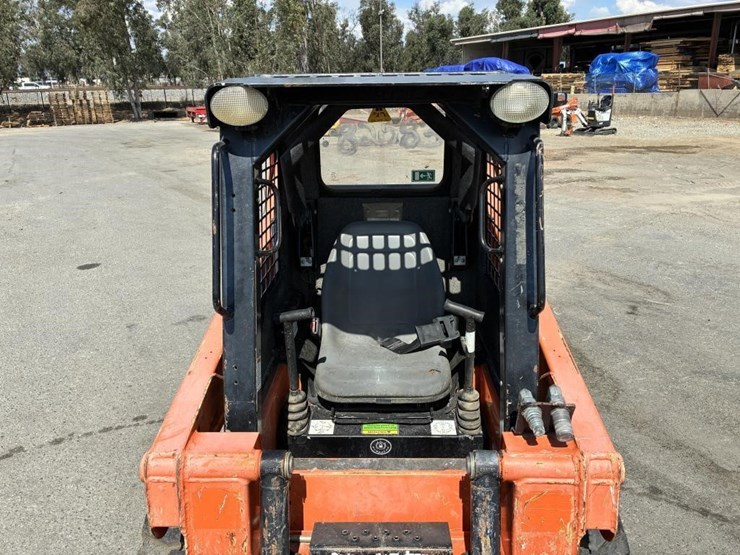 2019-gehl-r105-image-14