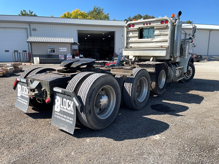 1999-freightliner-108sd-image-6