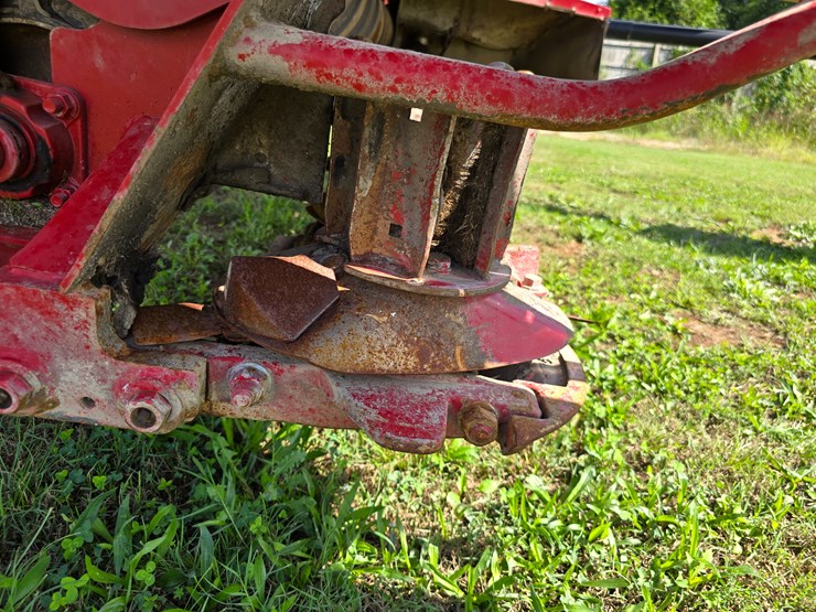 2023-new-holland-210-image-60