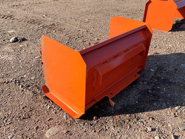 #8208-•-new-kc-36"-mini-skid-steer-snow-pusher-image-4