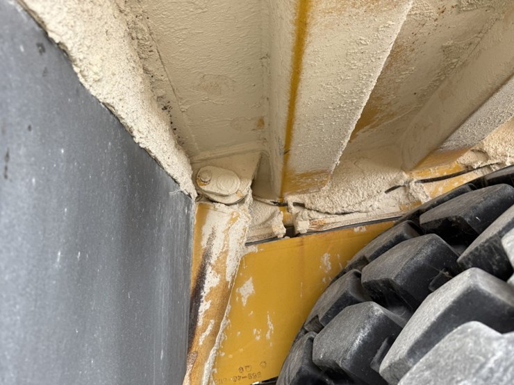 komatsu-hd465-5-image-126