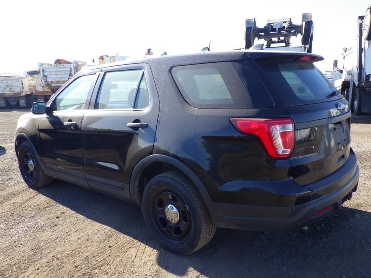 2018-ford-explorer-image-4