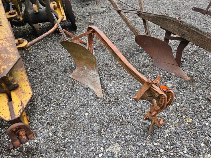 #2062-•-2---antique-plows-image-7