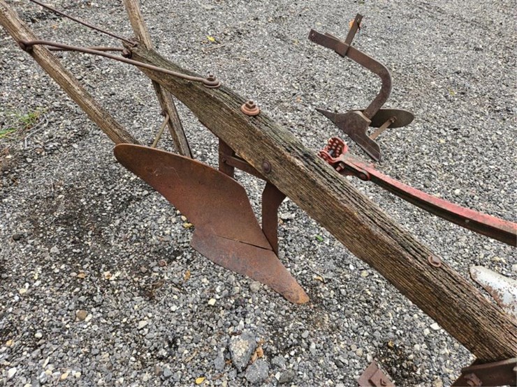 #2062-•-2---antique-plows-image-12