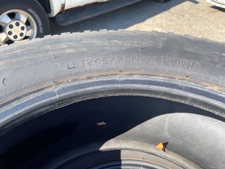 #6771-•-(2)-utv-drive-tires-and-(4)-tires-image-6