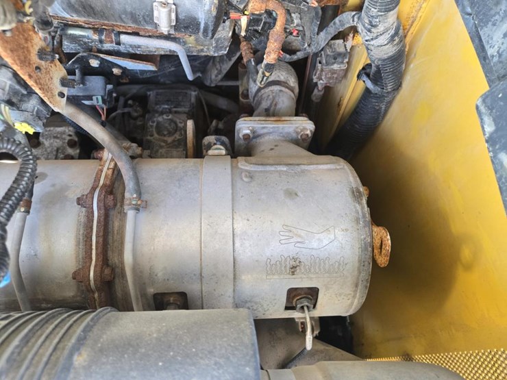 deere-324g-image-30