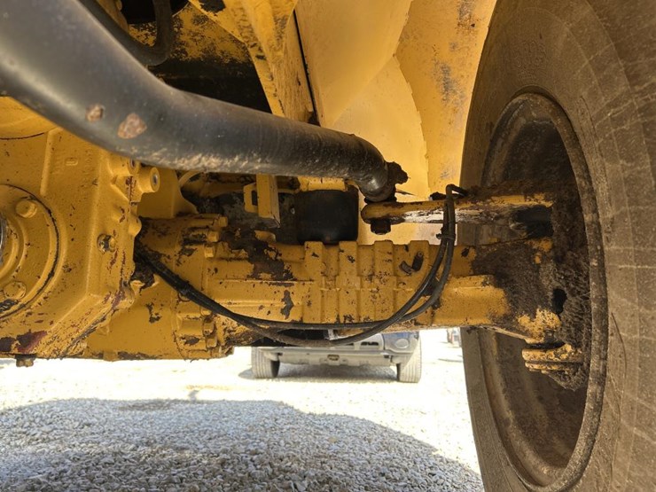 2016-deere-344k-image-41