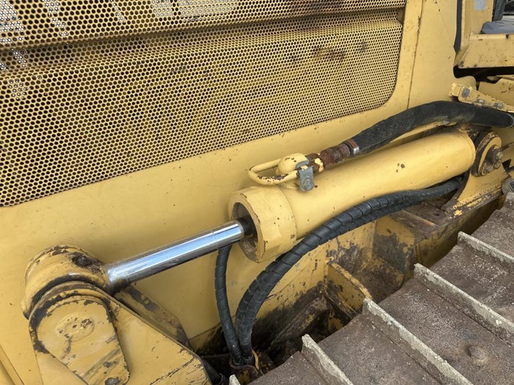 caterpillar-d4g-image-15