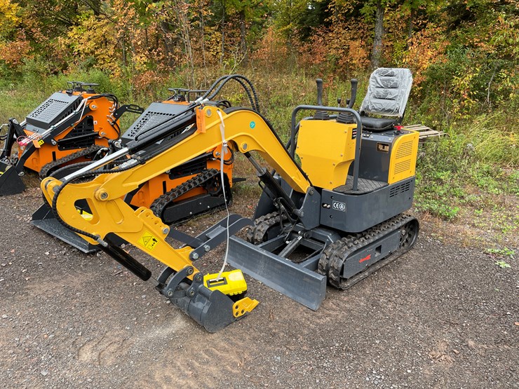 #8159-•-unused-hydraulic-mini-excavator-image-1