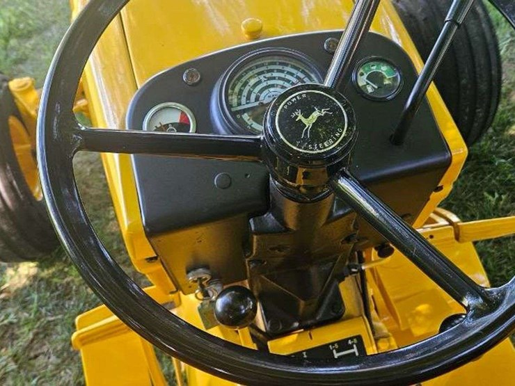 1969-john-deere-300-image-7