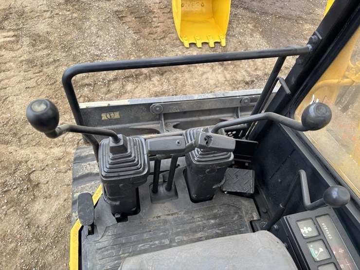 komatsu-pc50uu-1-image-26