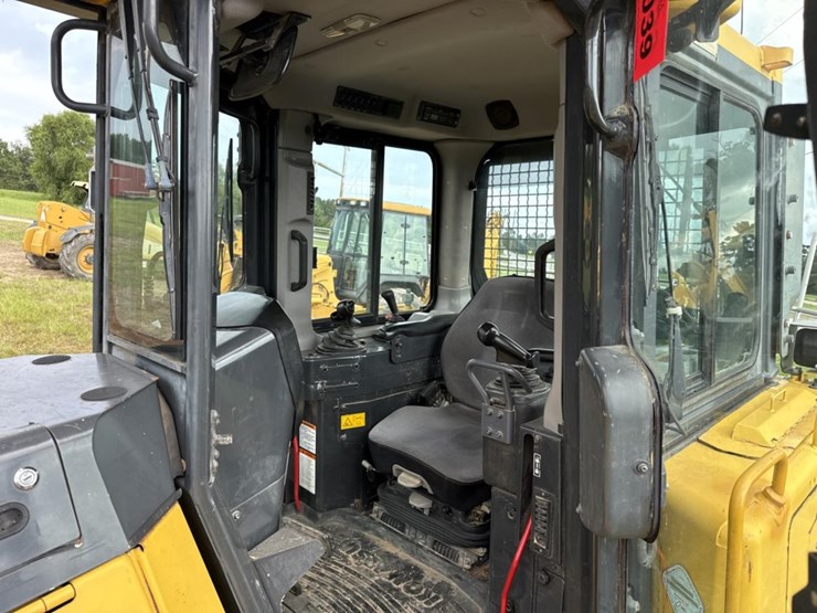 2014-komatsu-d65px-17-image-33