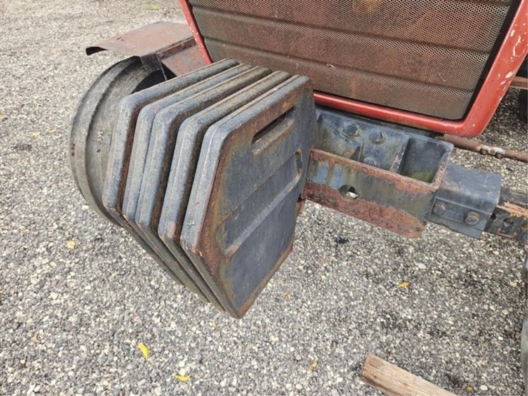 #2004-•-case-international-7110-magnum-tractor-image-13