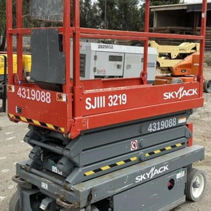 2013 SKYJACK SJIII3219