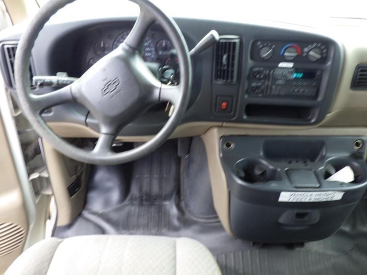 1999-chevrolet-express-3500-image-9