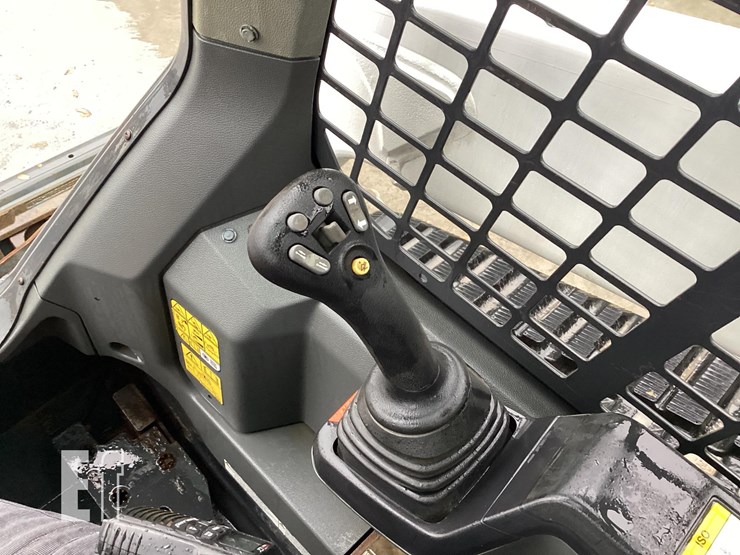 2020-bobcat-t76-image-16