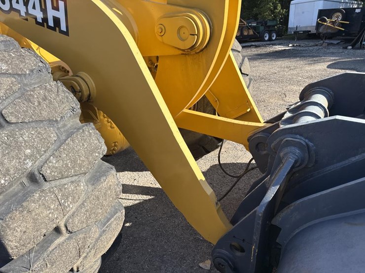 deere-644h-image-35