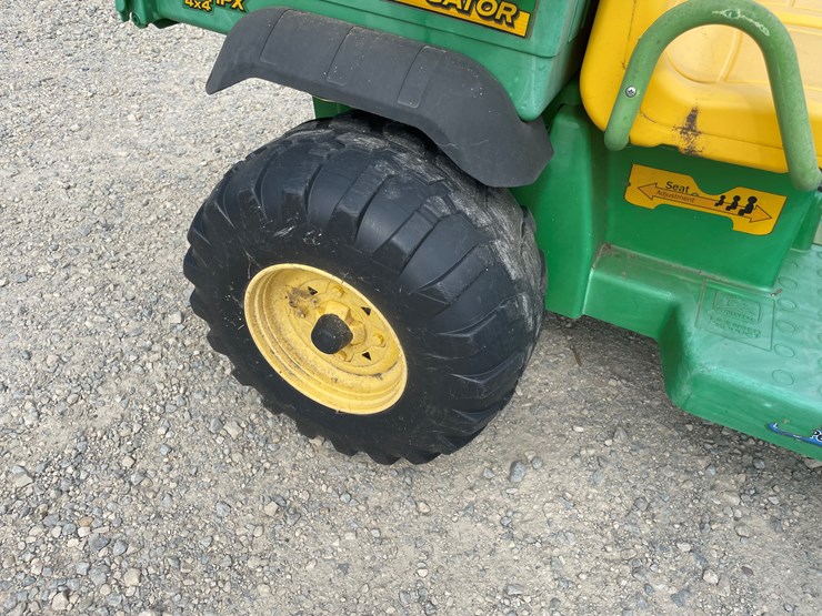 john-deere-gator-hpx-image-18
