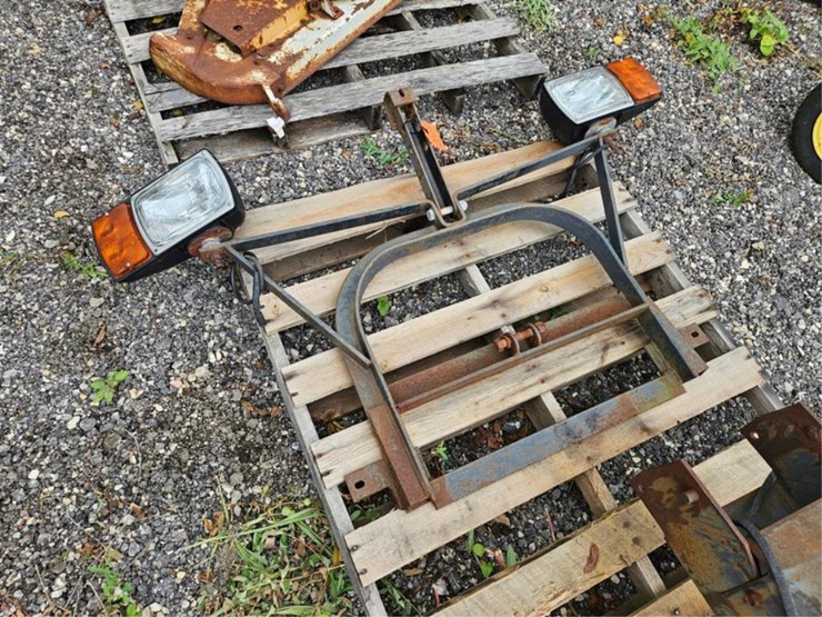 #2049-•-snow-plow-frame-image-7