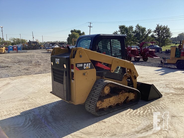 2019-caterpillar-239d-image-4