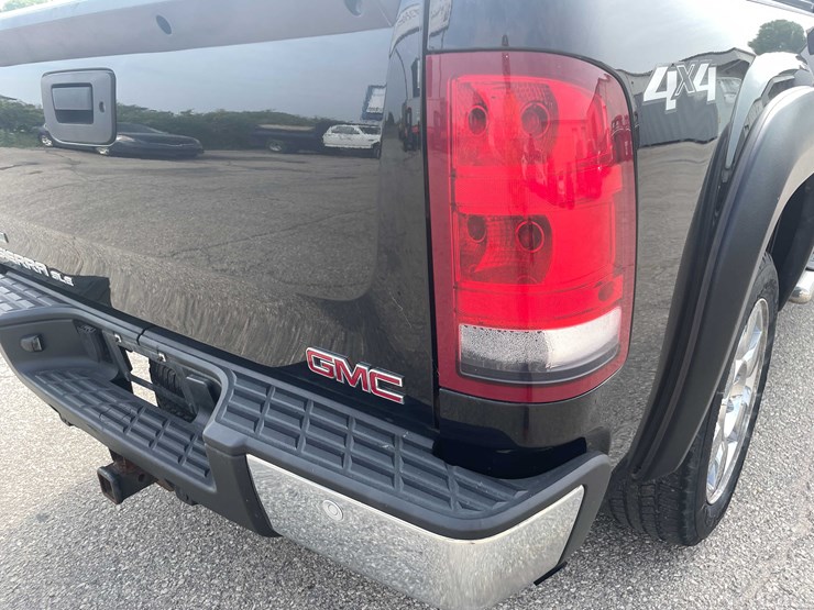 #1966-•-2011-gmc-sierra-(has-wi-title)-(of)-image-25