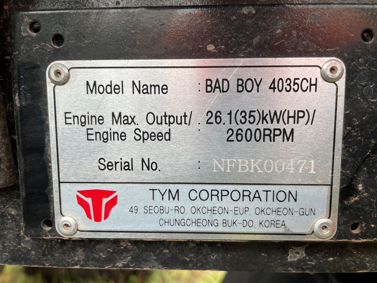 #8065-•-2024-bad-boy-4035ch-4wd-tractor-with-front-mount-berco-66"-snowblower-image-70