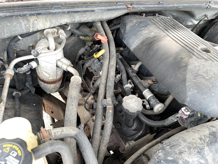 #1014-•-2003-chevy-extended-cab-pickup-truck-(has-wi-title)-image-31