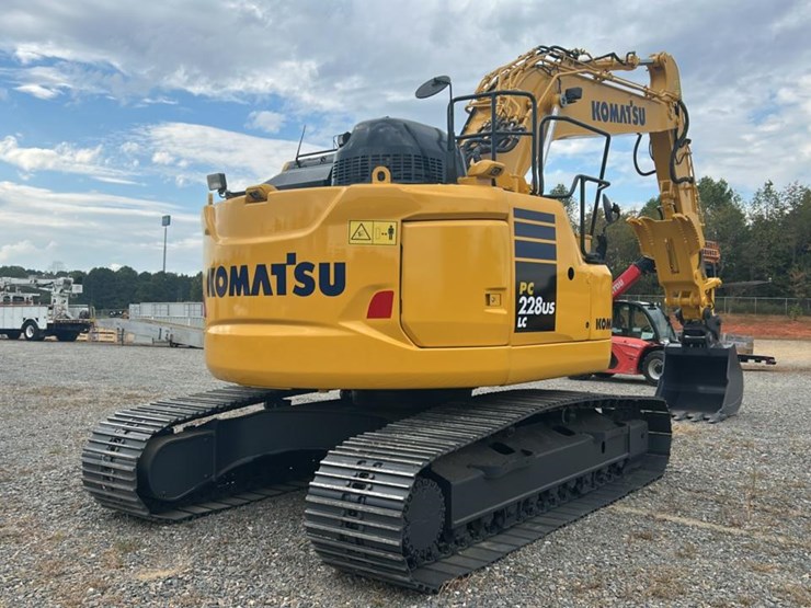 2021-komatsu-pc228-image-5