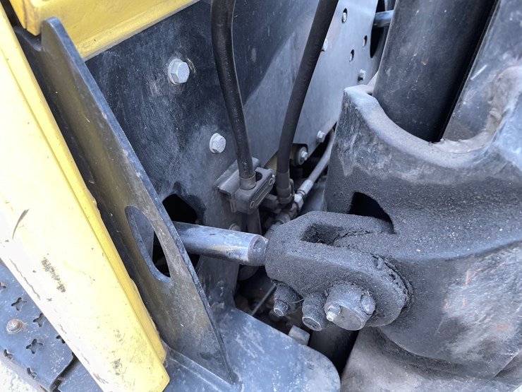 #1036-•-hyster-40-3,750lb-lp-forklift-image-17