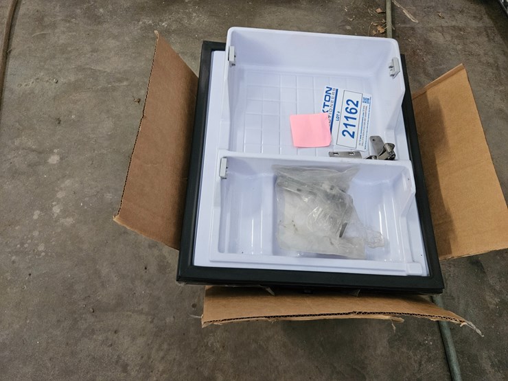 #21162-•-small-fridge-parts-image-4