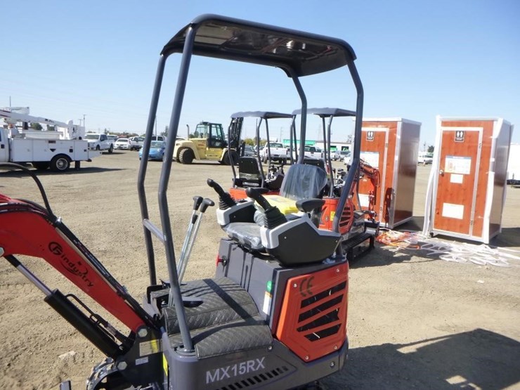 2025-agt-mx15rx-hydraulic-excavator-image-18
