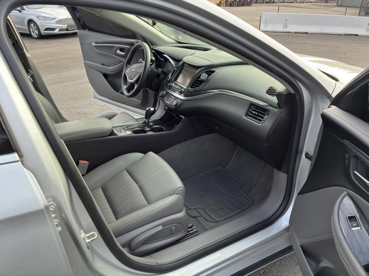 2018-chevrolet-impala-sedan-image-8